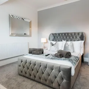 birkby-lodge-escape.hotelsin-chester.com/